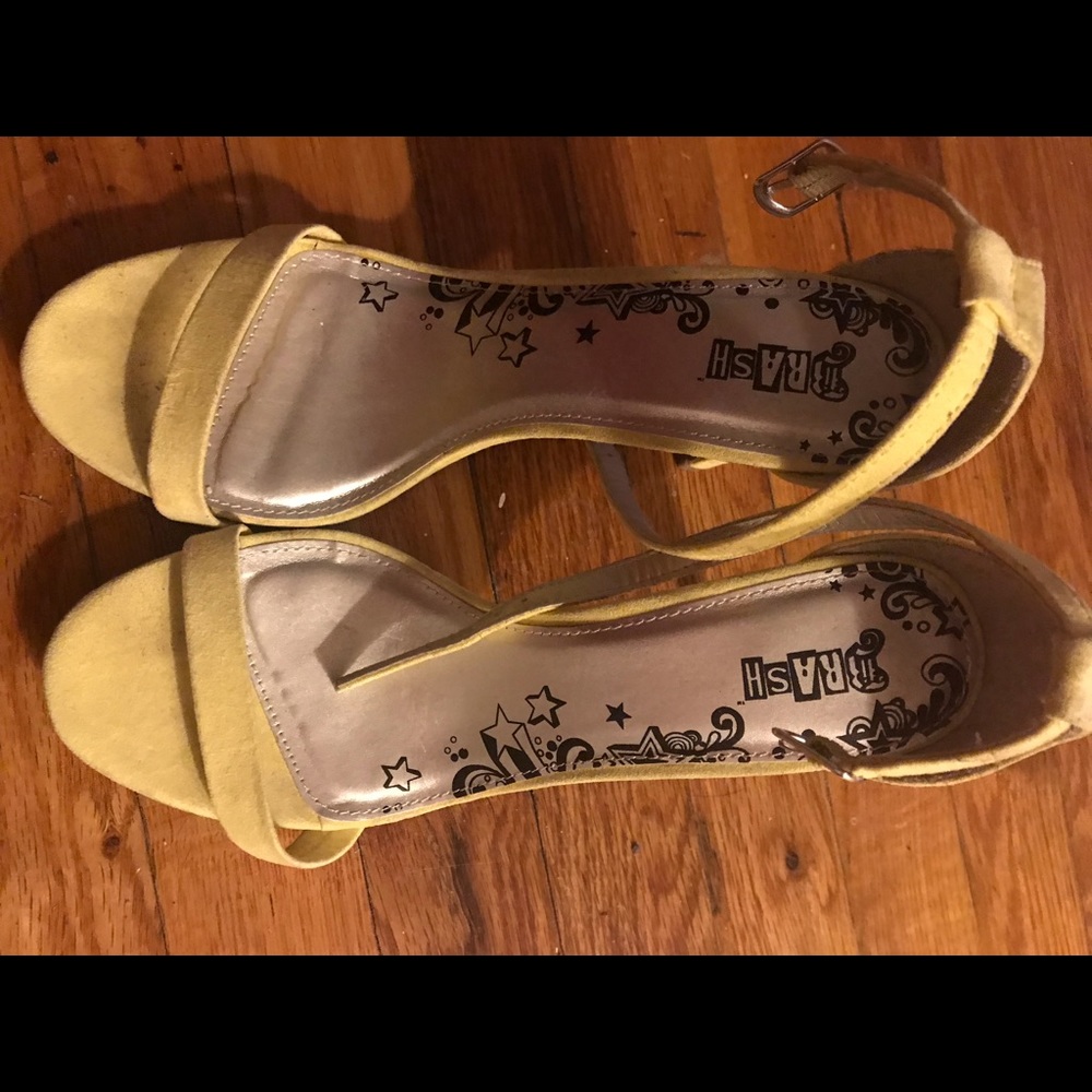 Heel line green sandals